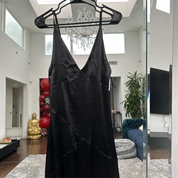 Medium’s restocked - Picture 4 of 5